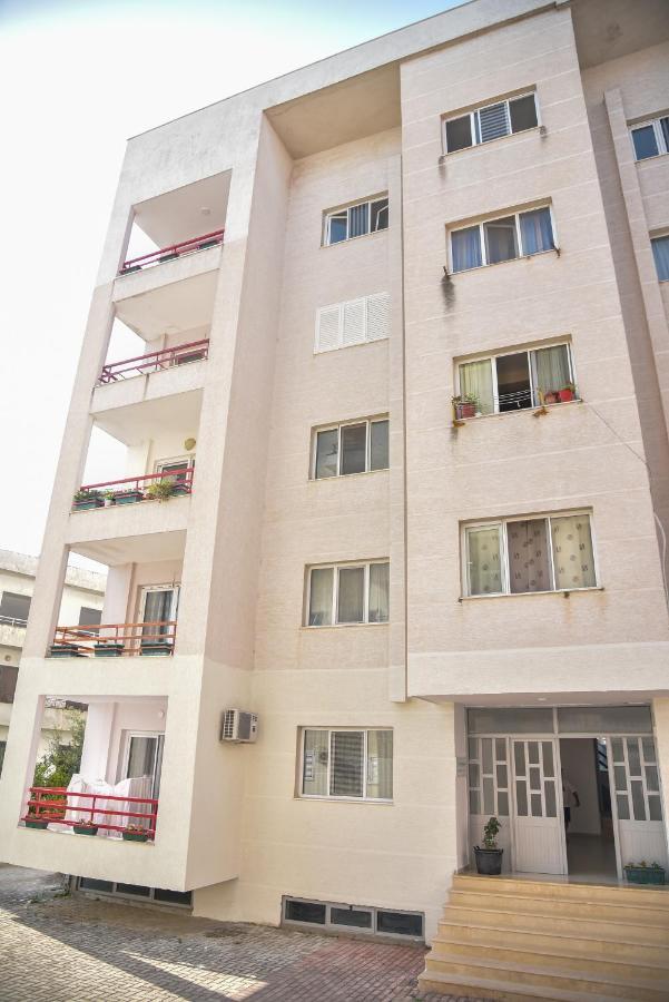 Flowers Apartments Golem  Exteriör bild